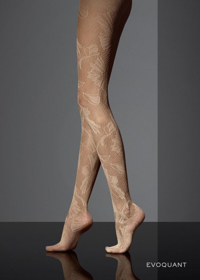 MaxMara Maxmara-ss-2011-5  SS 2011 | Pantyhose Library